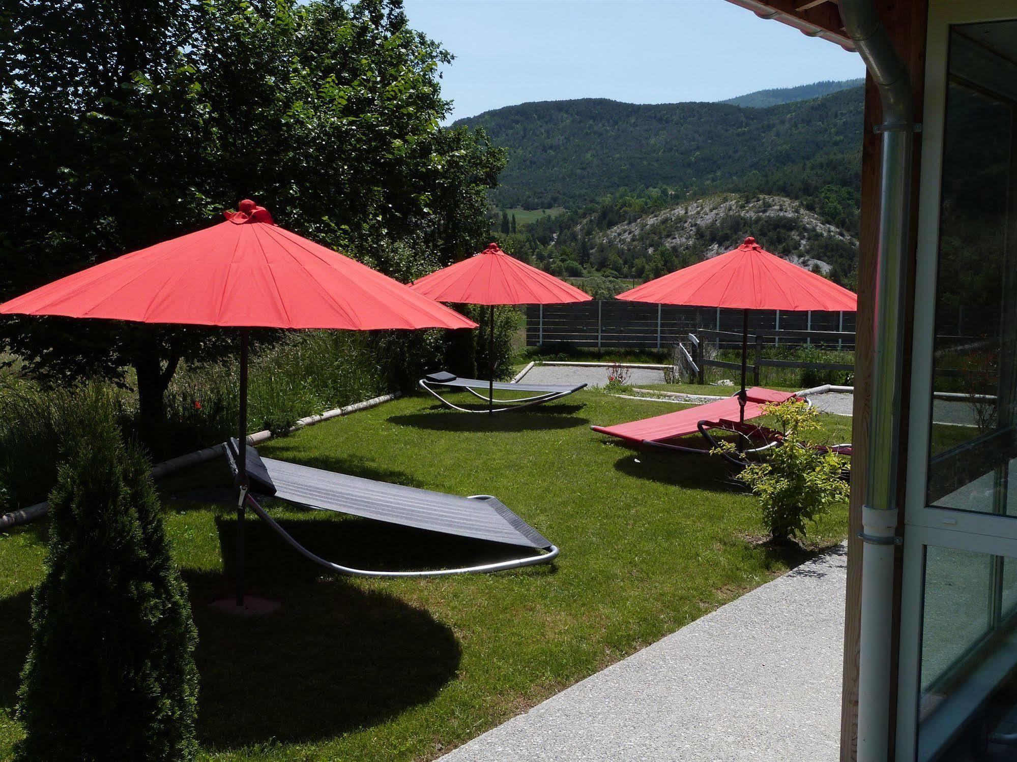 Ax Hôtel Spa&Restaurant Chorges Exterior foto